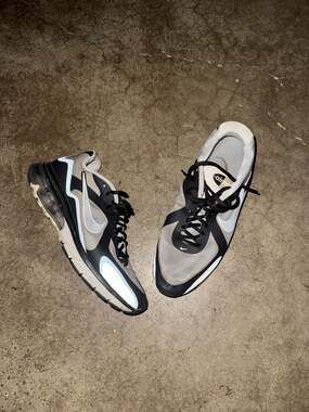 Nike Air Max 2011 Hyperfuse Sneakers Black Grey Men's Size 11